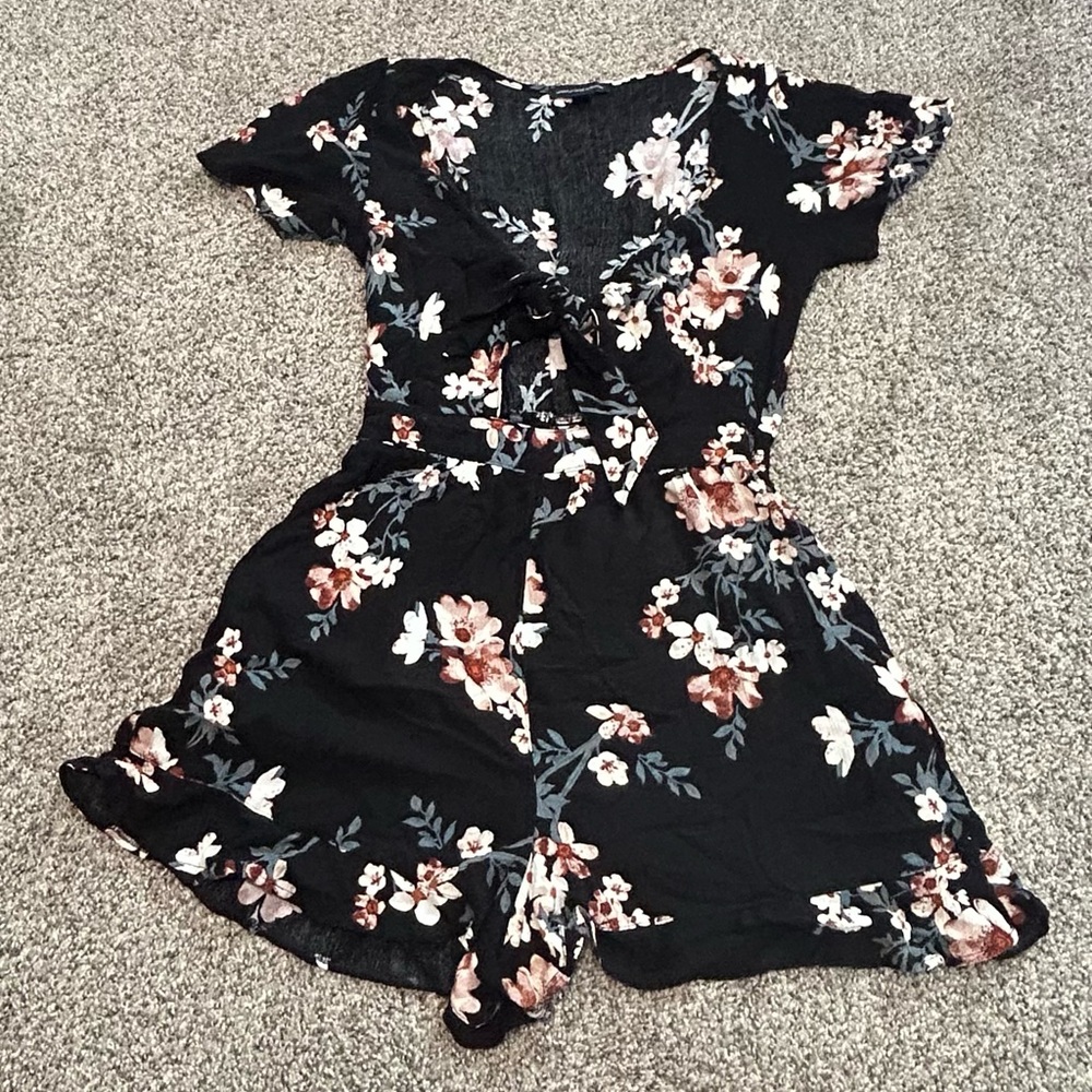 American Eagle Black Floral Tie-Front Romper Small